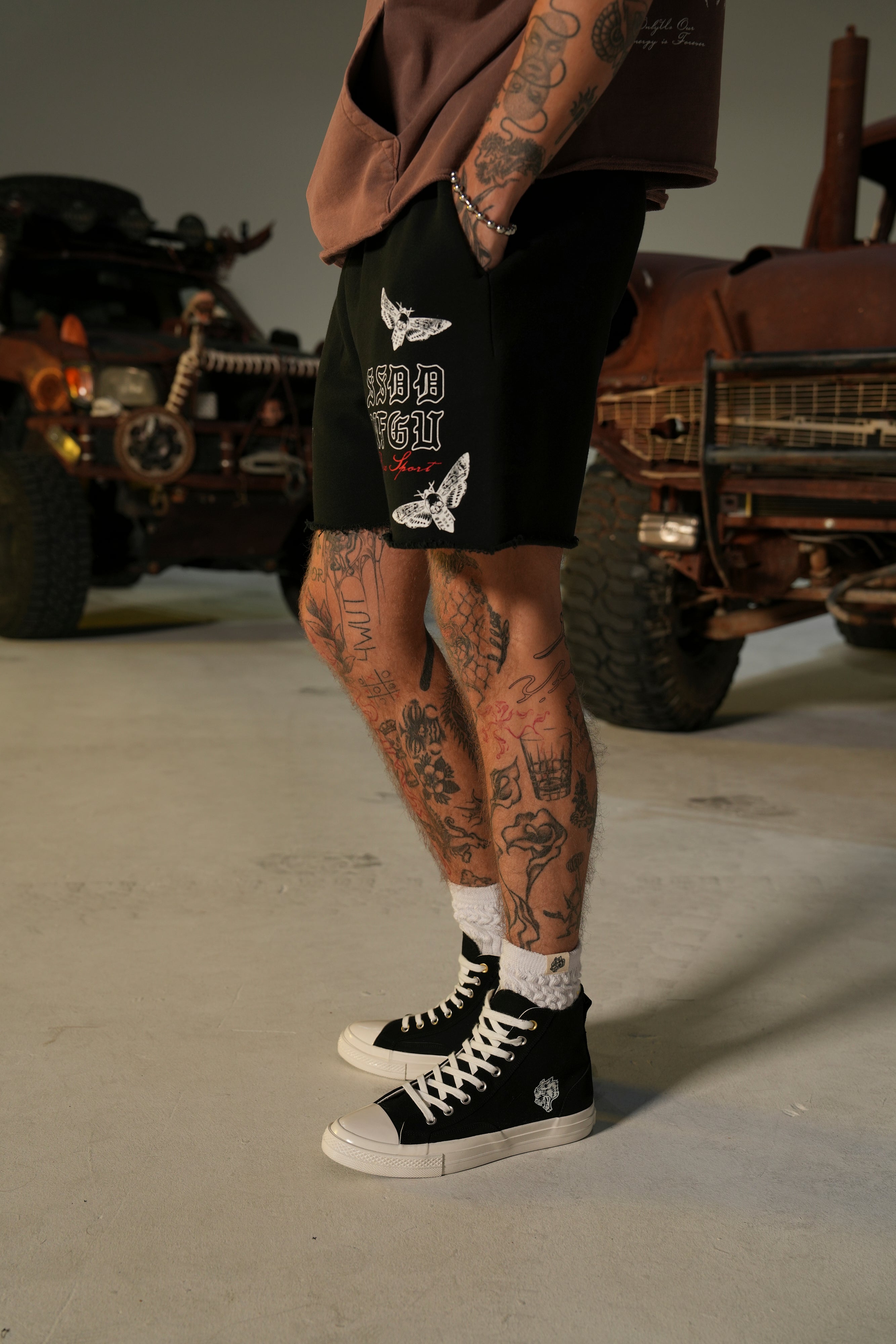 Wolf Iron V2 Raw Cut Sweat Shorts – Unisex Black