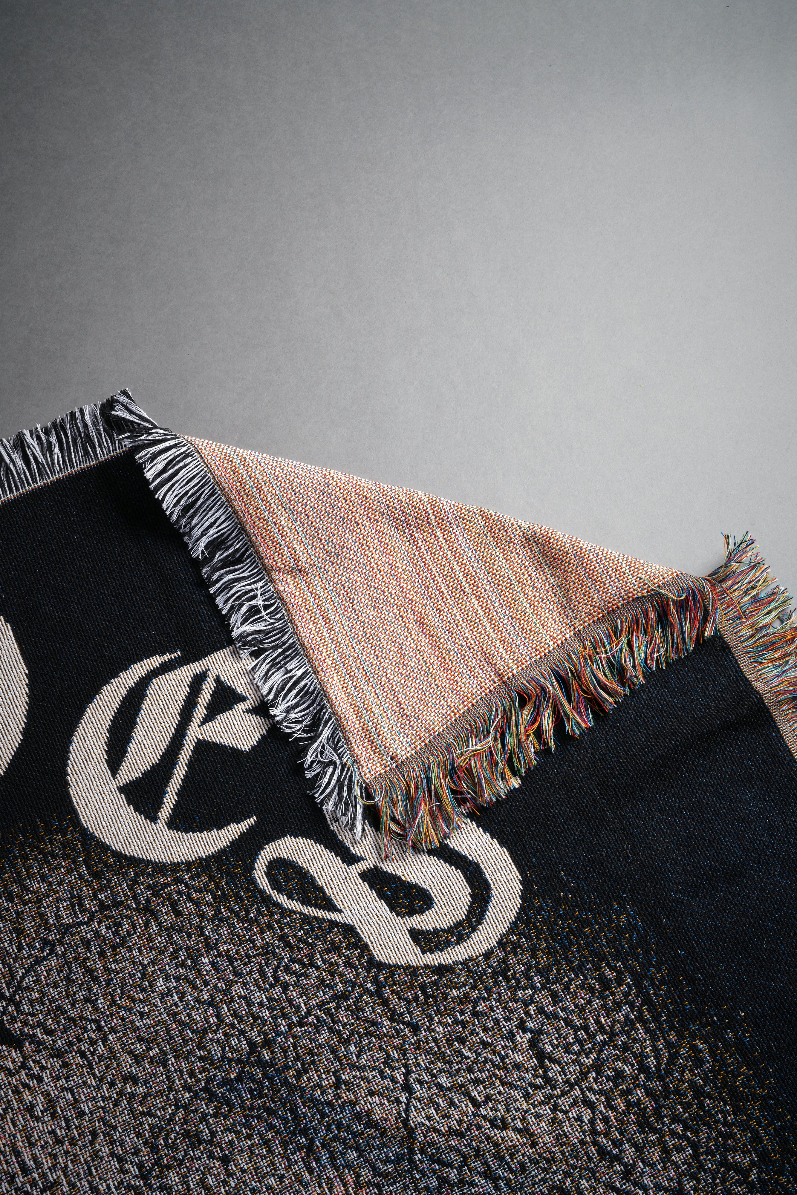 Black Elysium Tapestry Blanket – Cozy & Stylish